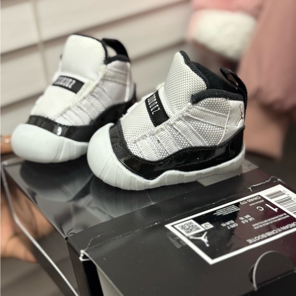 Jordan 11 Crib bootie size 1 - Picture 4 of 5
